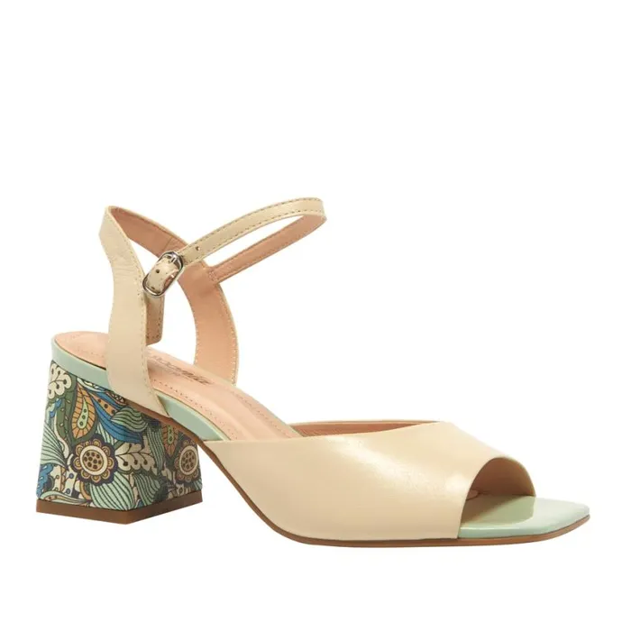 Carl Scarpa Setallo Off White Block Heel Courts Women Court Shoes