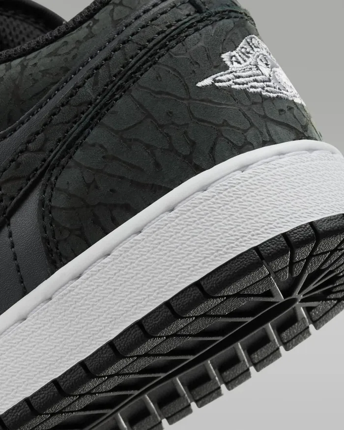 Jordan Kids Nike Air Jordan 1 Low SE Offnoirwhiteblackblack