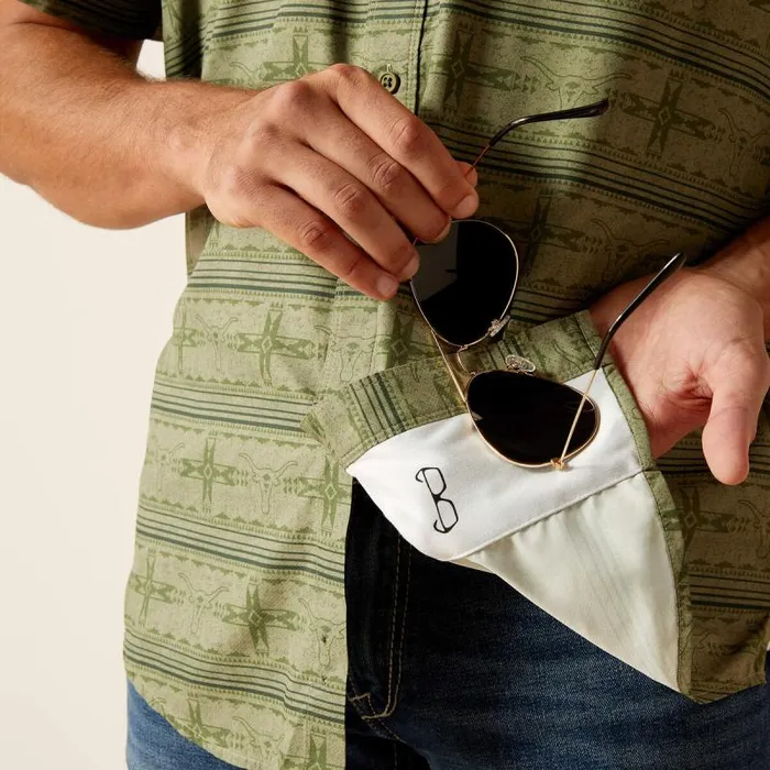 Men Button Down Shirts Ariat VentTEK Outbound Fitted Shirt Four Leaf Clover Men Button Down Shirts Ariat VentTEK Outbound Fitted Shirt Four Leaf Clover
