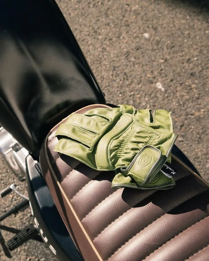 Mens Deus Ex Machina Gloves Gripping Gloves 8211 Khaki Green Khaki Green Mens Deus Ex Machina Gloves Gripping Gloves 8211 Khaki Green Khaki Green