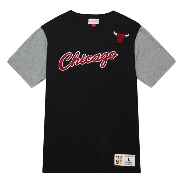Mitchell and Ness Color Blocked SS Tee Chicago Bulls Men TShirts and Tops