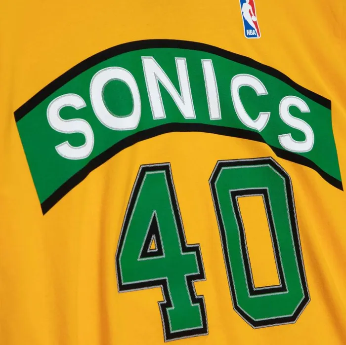 Mitchell and Ness Traditional Name and Number Tee Seattle Supersonics 199596 Shawn Kemp Men TShirts and Tops