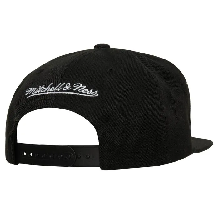 Mitchell and Ness XL BWG Snapback Detroit Pistons Men Hats and Headwear Mitchell and Ness XL BWG Snapback Detroit Pistons Men Hats and Headwear