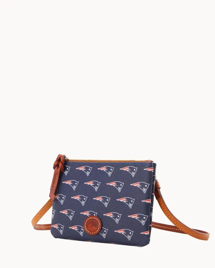 NFL Patriots Top Zip Crossbody Patriots Women Dooney and Bourke Crossbodies NFL Patriots Top Zip Crossbody Patriots Women Dooney and Bourke Crossbodies