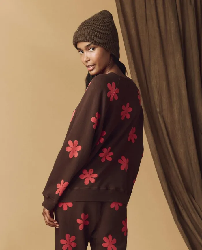 Novelty Tees and Sweats Women The Great The Hand Stamped Slouch Sweatshirt Mocha With Hot Red Daisy Novelty Tees and Sweats Women The Great The Hand Stamped Slouch Sweatshirt Mocha With Hot Red Daisy
