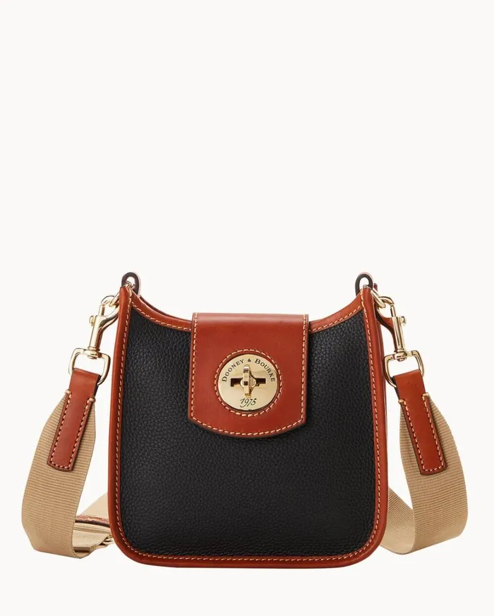Pebble Turnlock Messenger 20 Black Women Dooney and Bourke Shoulder Bags