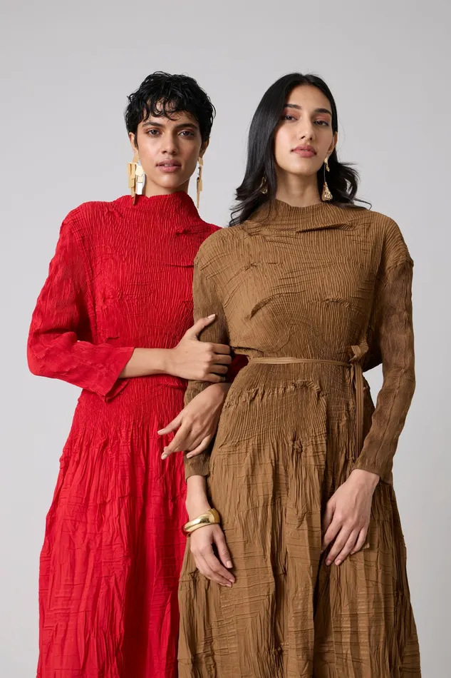 Scarlet Sage Dresses Vida Dress 8211 Mocha Taupe 8211 Women