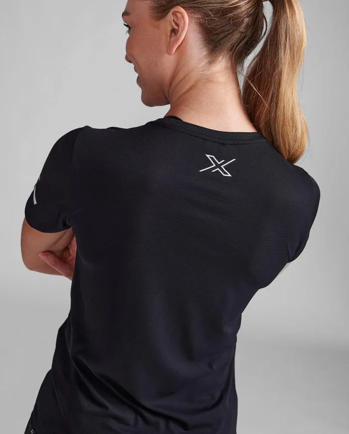 Short Sleeve Womens 2XU Aero Tee Blacksilver Reflective