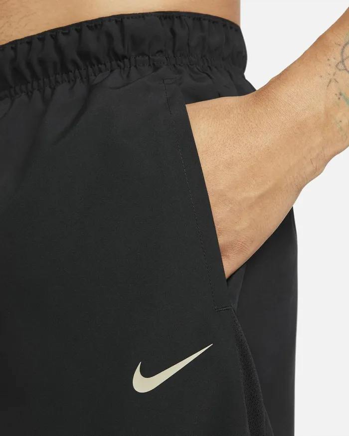 Shorts Men Nike Challenger Blackkhaki