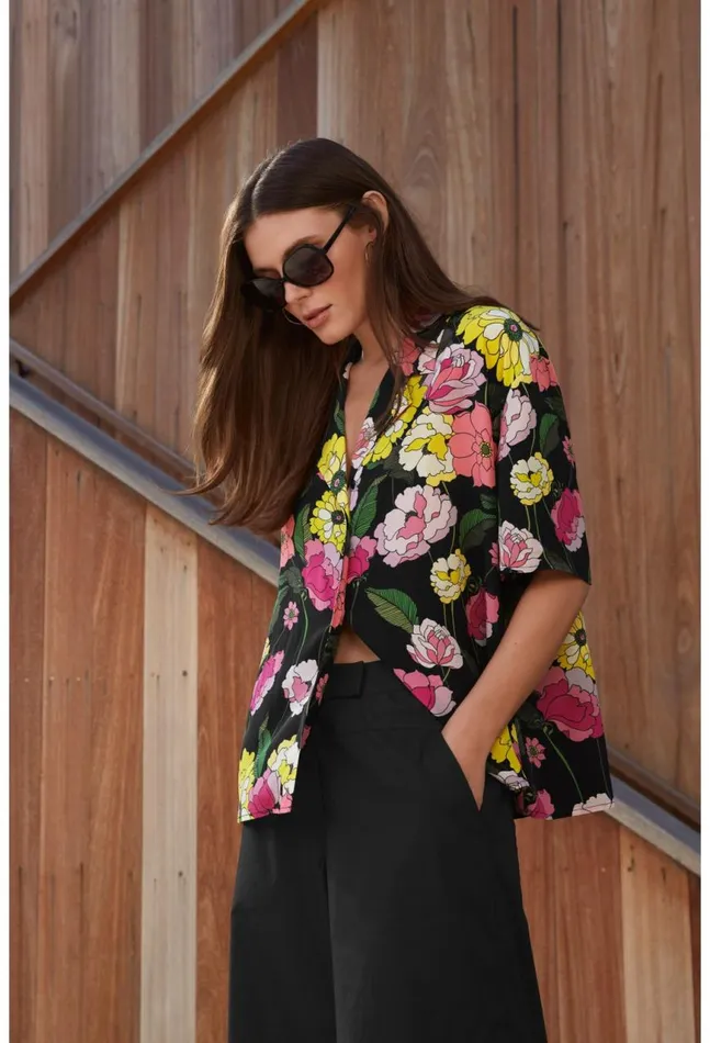 Women Addison Sunglasses Solid Black Johnny Was Eye Wear