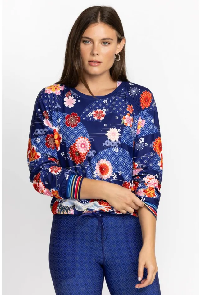 Women Bee Active Ruched Raglan Sleeve Pullover Pajaro Johnny Was Active