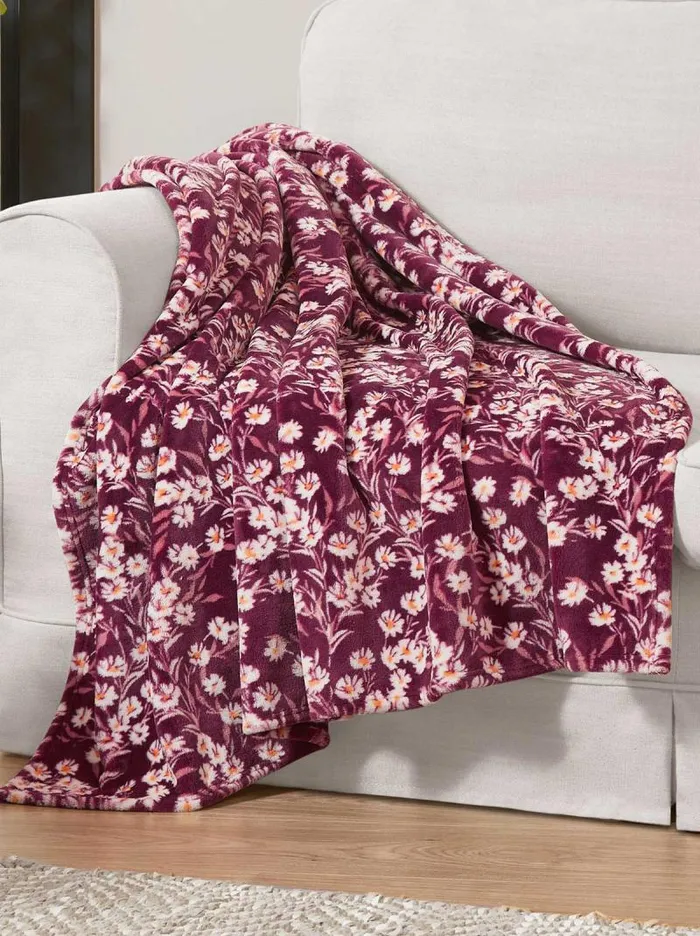 Women Jessica Simpson Blankets Wildflower Park Plush Throw In Wine Red