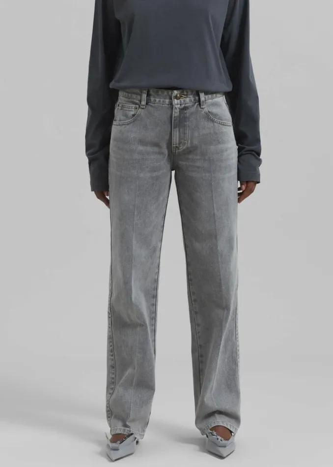 Women The Frankie Shop Montrose Straight Leg Jeans 8211 Grey Wash Grey Wash